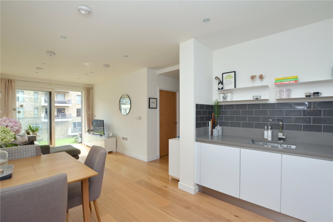Kitchen/Reception